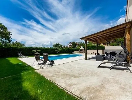 Apartament Karlo Čavle